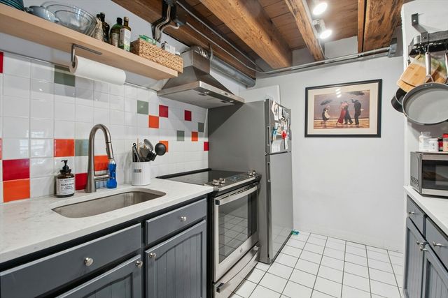 120 Commercial St 4-4, Boston, MA 02109