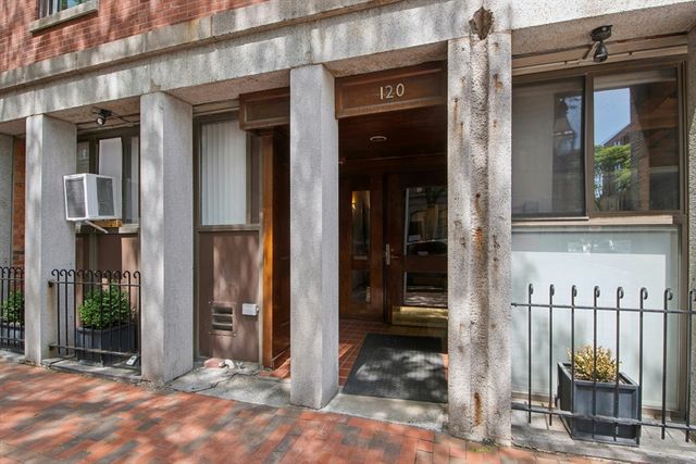 120 Commercial St 4-4, Boston, MA 02109