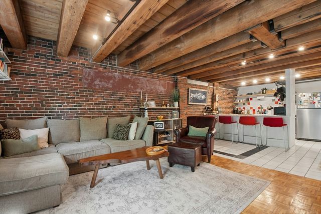 120 Commercial St 4-4, Boston, MA 02109