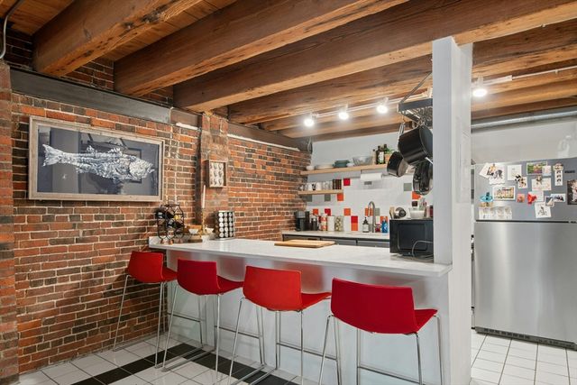 120 Commercial St 4-4, Boston, MA 02109