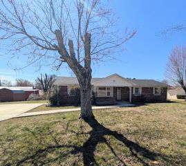 417 Shadowlawn St, Mcminnville, TN 37110