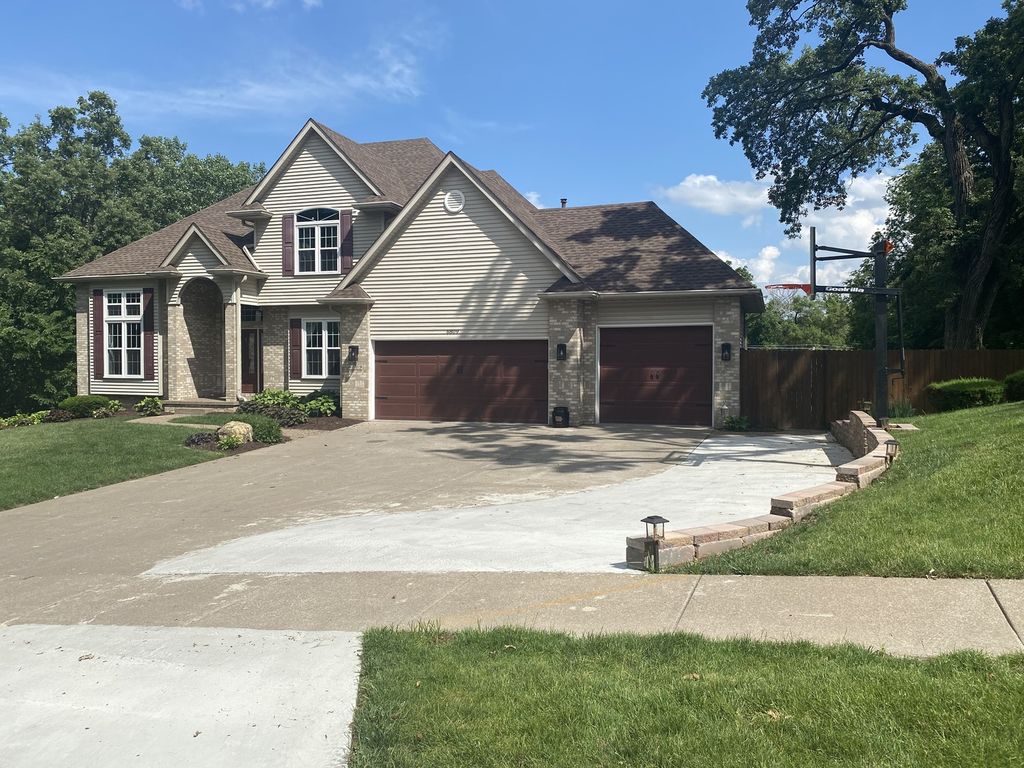 6809 RIDGES Court, Bettendorf, IA 52722