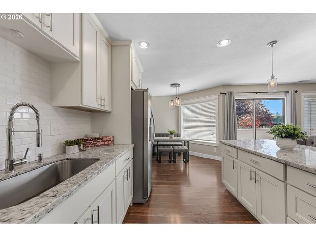 14575 Sw WALKER Rd, Beaverton, OR 97006