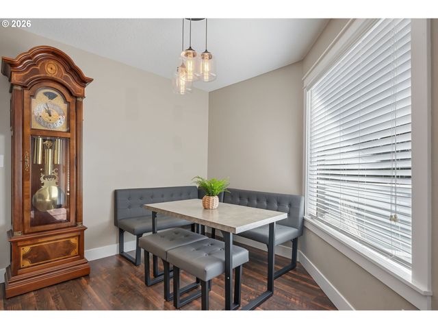 14575 Sw WALKER Rd, Beaverton, OR 97006