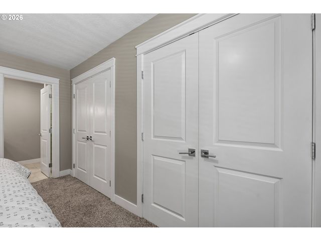 14575 Sw WALKER Rd, Beaverton, OR 97006