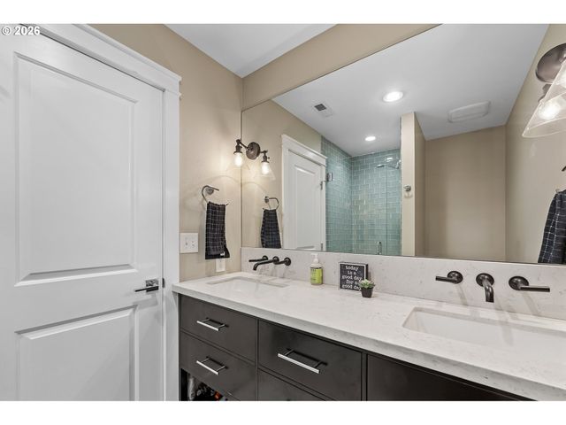 14575 Sw WALKER Rd, Beaverton, OR 97006