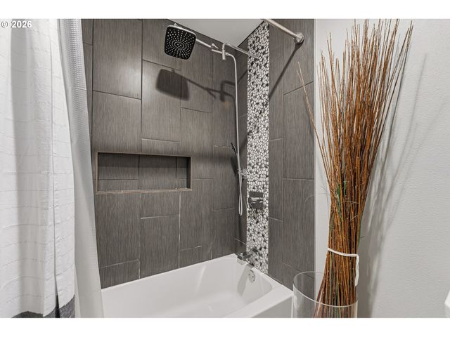 14575 Sw WALKER Rd, Beaverton, OR 97006