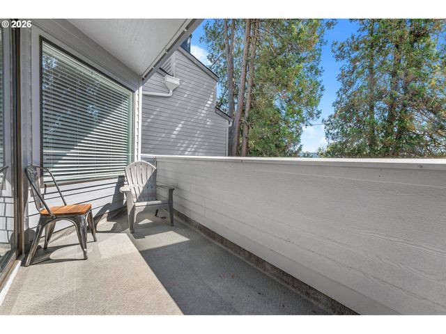 14575 Sw WALKER Rd, Beaverton, OR 97006