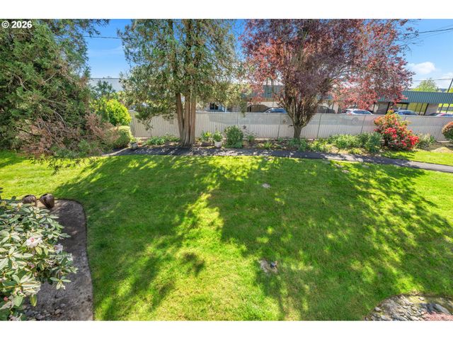14575 Sw WALKER Rd, Beaverton, OR 97006