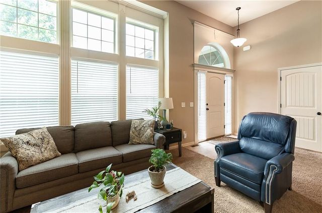 907 N Cottonwood Avenue, Kearney, MO 64060