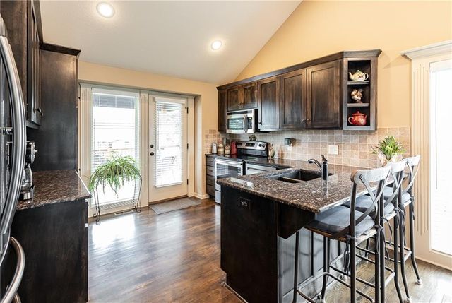 907 N Cottonwood Avenue, Kearney, MO 64060