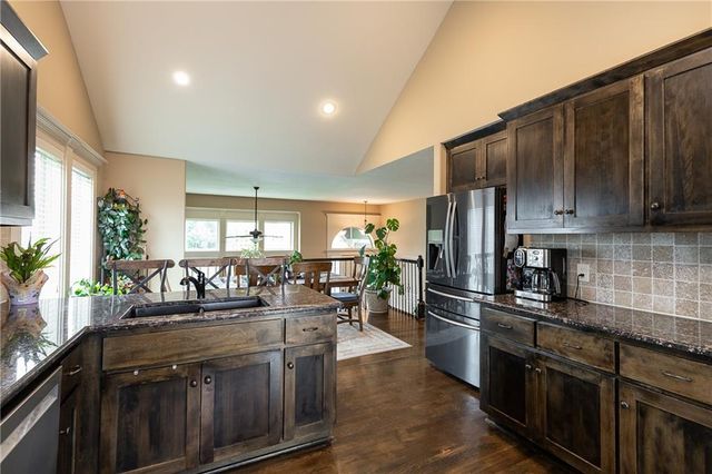 907 N Cottonwood Avenue, Kearney, MO 64060