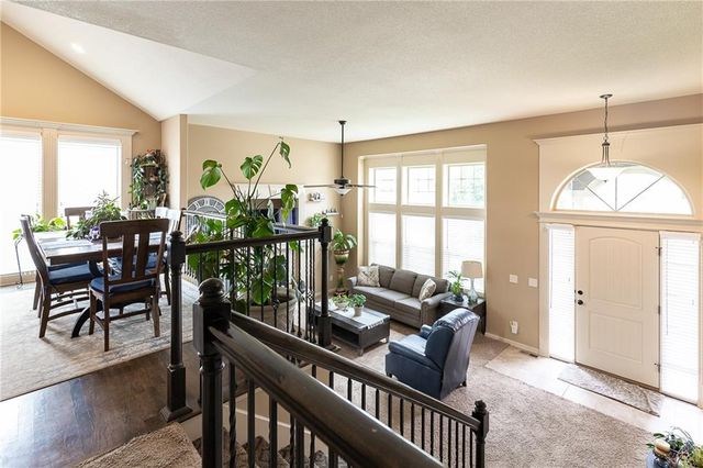907 N Cottonwood Avenue, Kearney, MO 64060