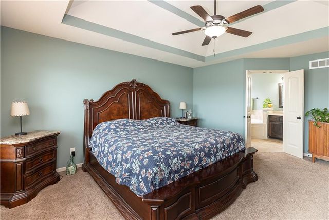 907 N Cottonwood Avenue, Kearney, MO 64060