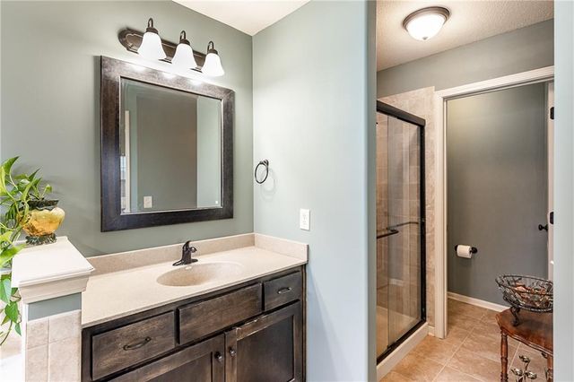 907 N Cottonwood Avenue, Kearney, MO 64060