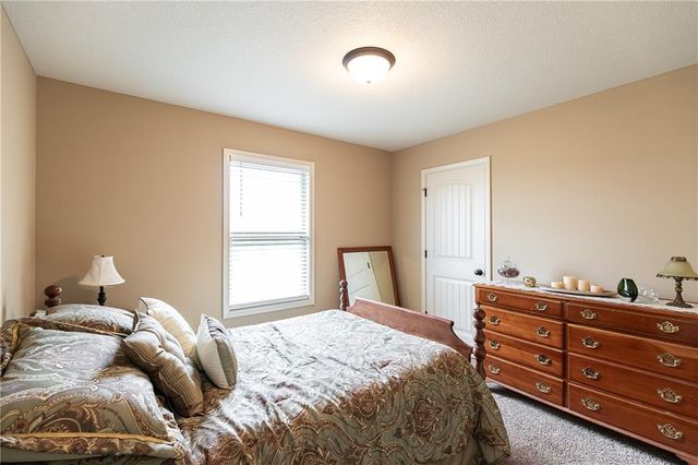 907 N Cottonwood Avenue, Kearney, MO 64060