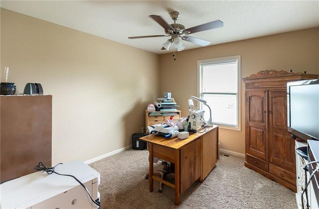 907 N Cottonwood Avenue, Kearney, MO 64060