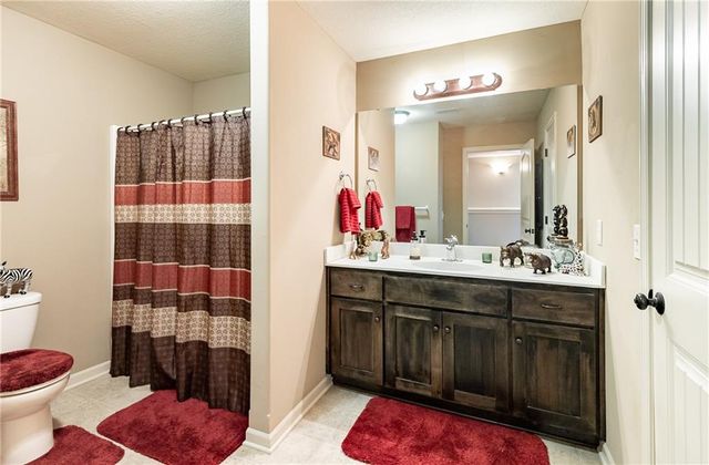 907 N Cottonwood Avenue, Kearney, MO 64060