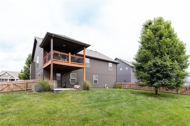 907 N Cottonwood Avenue, Kearney, MO 64060