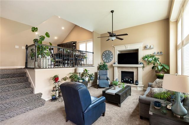 907 N Cottonwood Avenue, Kearney, MO 64060