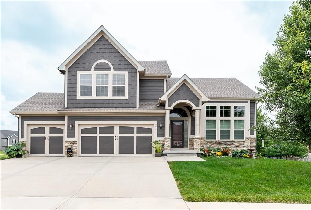 907 N Cottonwood Avenue, Kearney, MO 64060