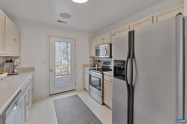 11 HOLLY CIR, Palmyra, VA 22963