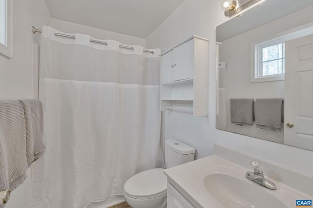 11 HOLLY CIR, Palmyra, VA 22963