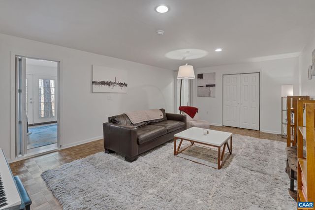 11 HOLLY CIR, Palmyra, VA 22963