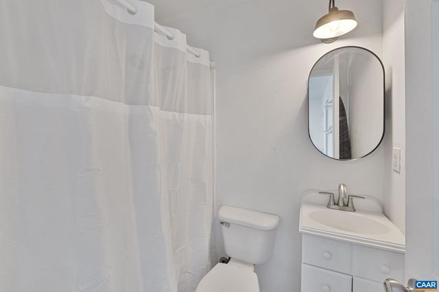 11 HOLLY CIR, Palmyra, VA 22963