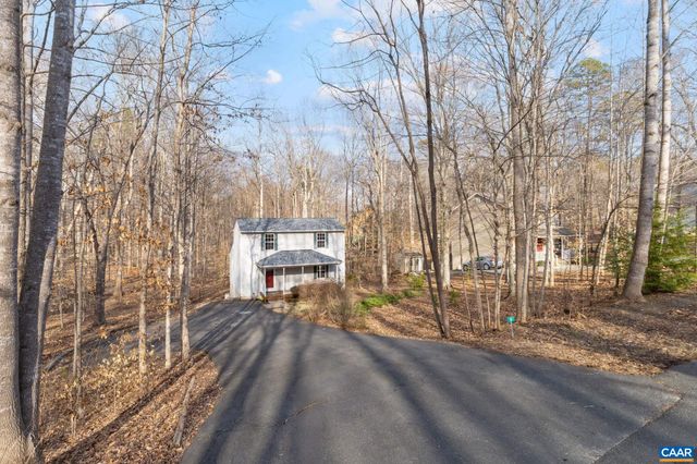 11 HOLLY CIR, Palmyra, VA 22963