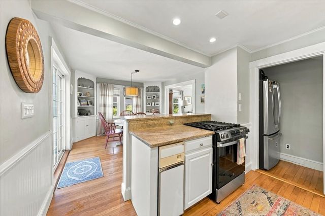 82 Manatee Rd, Hingham, MA 02043