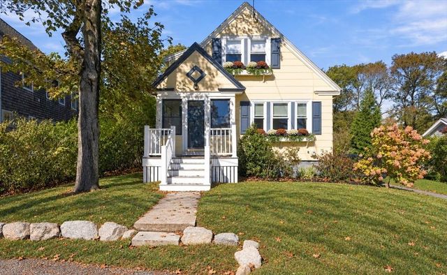 82 Manatee Rd, Hingham, MA 02043