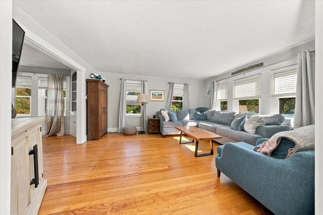 82 Manatee Rd, Hingham, MA 02043