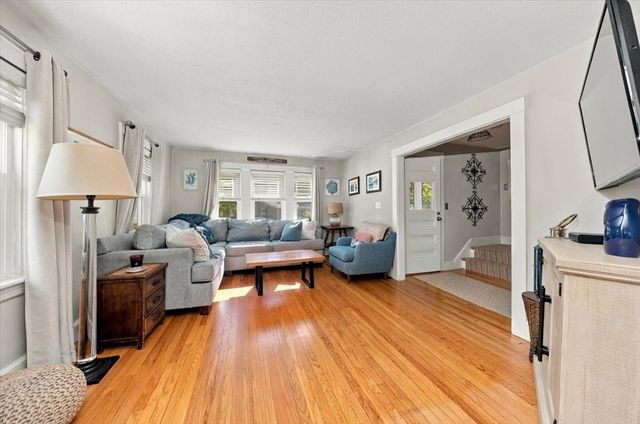 82 Manatee Rd, Hingham, MA 02043