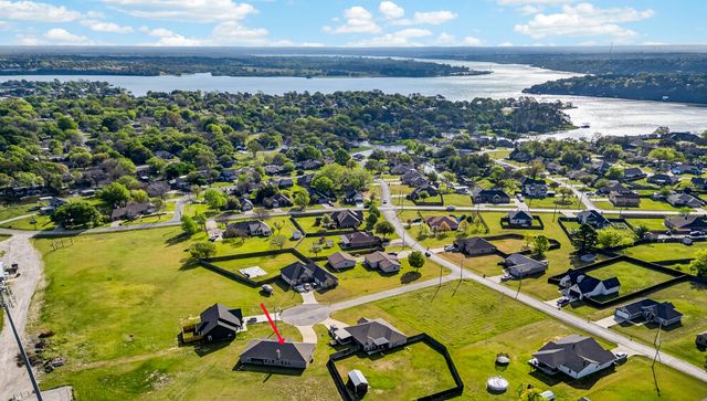 3905 Chippewa Court, Granbury, TX 76048