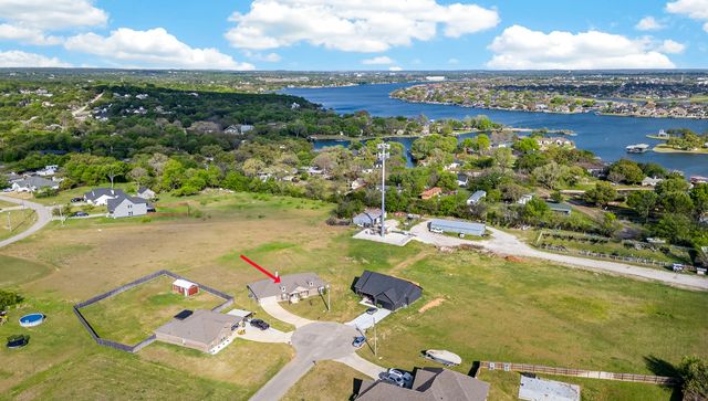 3905 Chippewa Court, Granbury, TX 76048