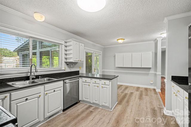 8710 Twin Trail Drive, Huntersville, NC 28078
