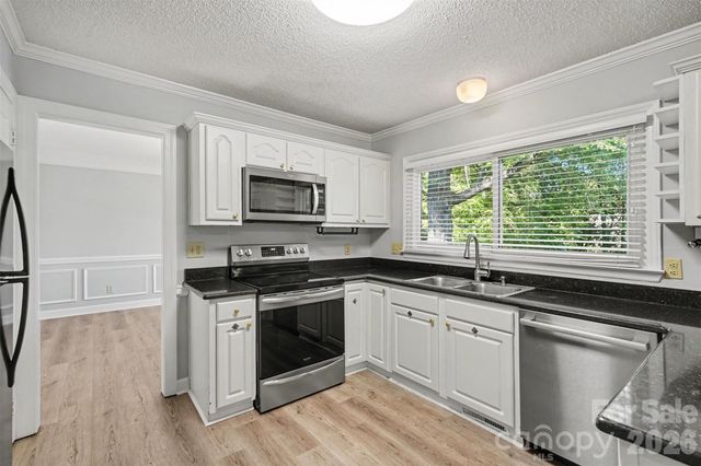 8710 Twin Trail Drive, Huntersville, NC 28078