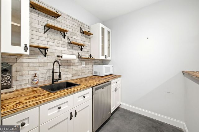 7327 Rocking Chair Lane, Hoschton, GA 30548