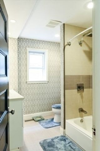 65 Sagamore 1, Boston, MA 02125
