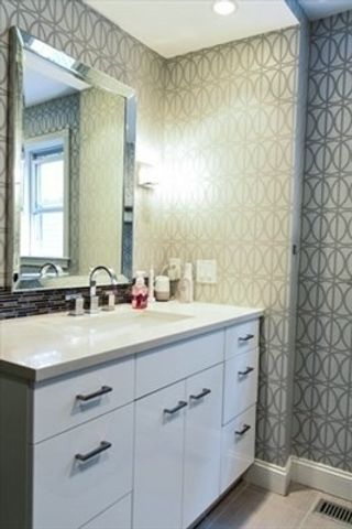 65 Sagamore 1, Boston, MA 02125