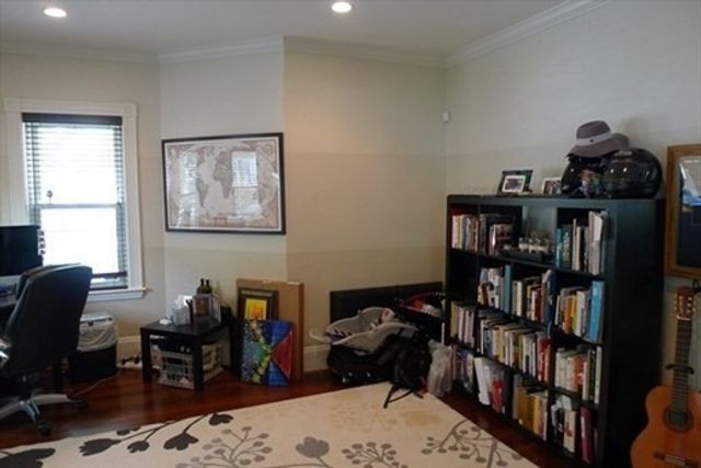 65 Sagamore 1, Boston, MA 02125