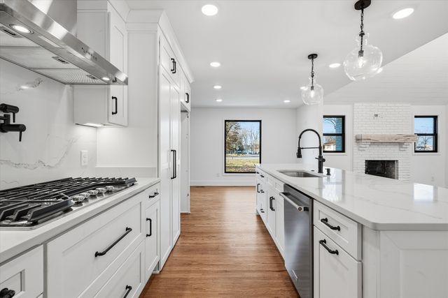 283 Lake Terrace Dr, Hendersonville, TN 37075