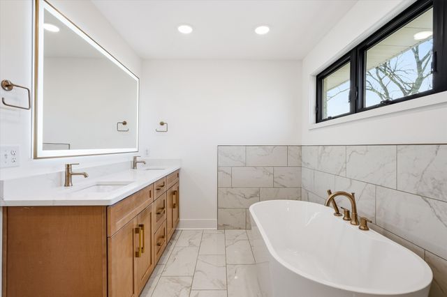 283 Lake Terrace Dr, Hendersonville, TN 37075