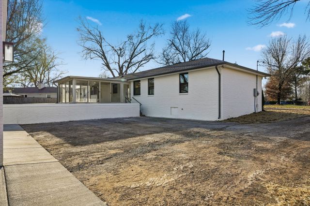 283 Lake Terrace Dr, Hendersonville, TN 37075