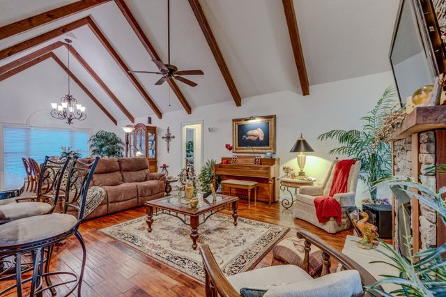 250 Windwood Ln, Hohenwald, TN 38462