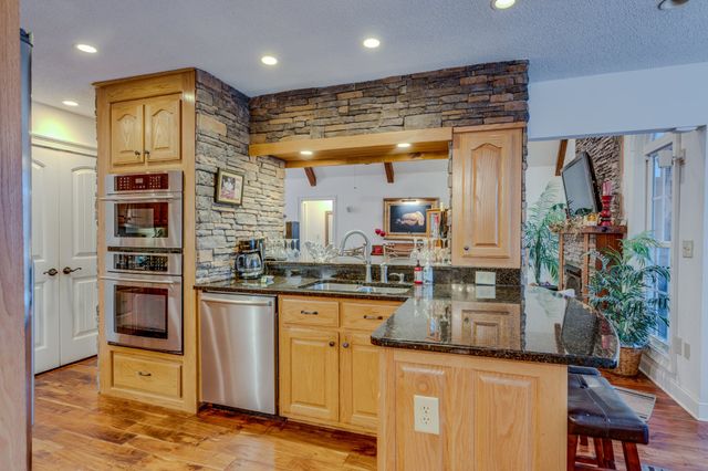 250 Windwood Ln, Hohenwald, TN 38462