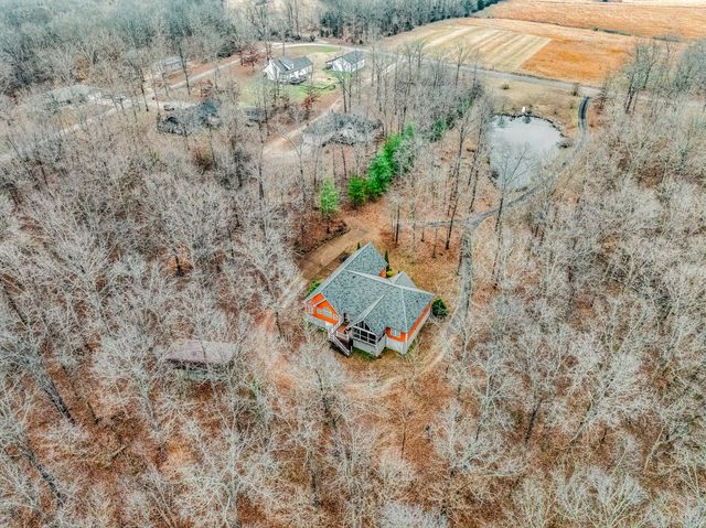 250 Windwood Ln, Hohenwald, TN 38462