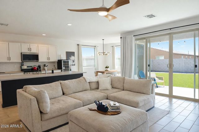 11253 E ULYSSES Avenue, Mesa, AZ 85212