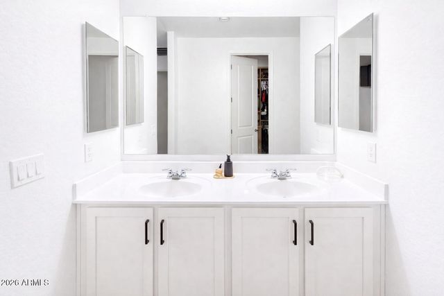 11253 E ULYSSES Avenue, Mesa, AZ 85212